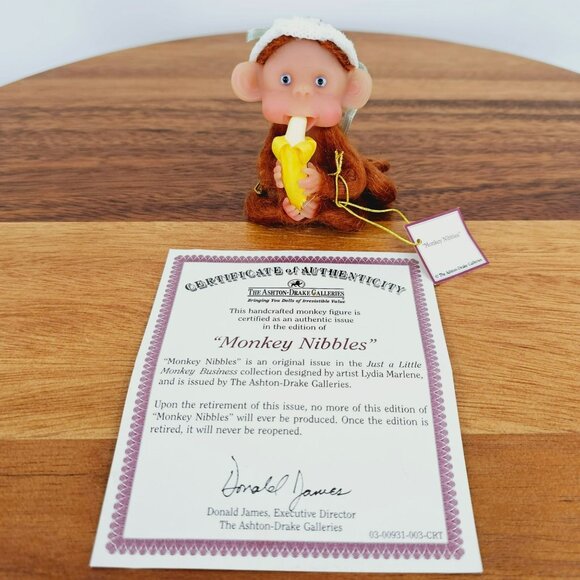Just a Little Monkey Business Ashton Drake Gallery Lydia Marlene Nibbles Figure - Picture 12 of 12